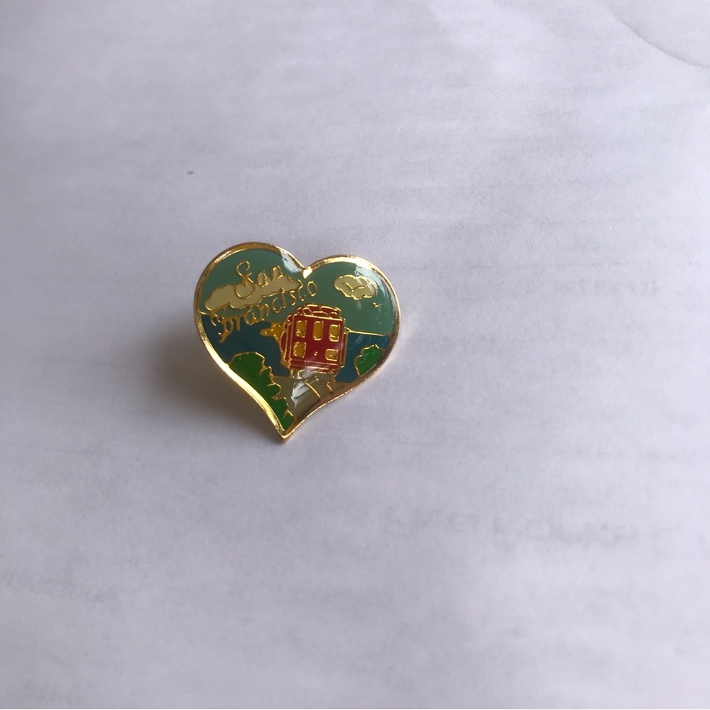 Vintage Heart San Francisco Trolley California Tourist Gold Pin